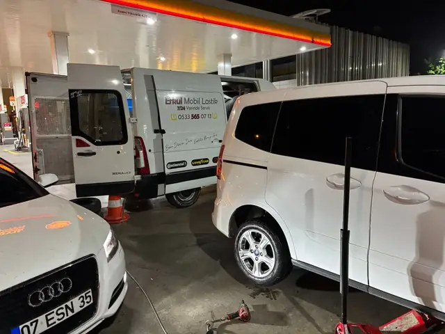 Servis alanında çoklu araç müdahalesi